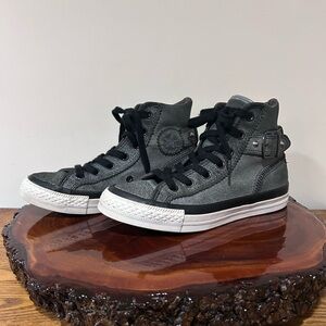 Converse woman’s high tops